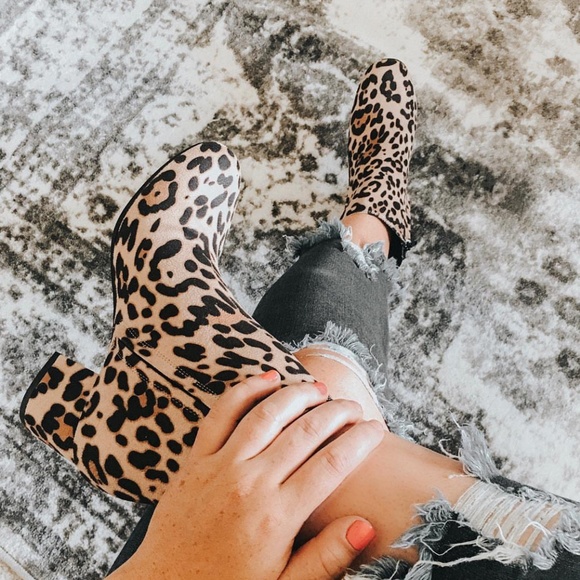 *LAST PAIR!" Leopard Booties - Picture 6 of 7